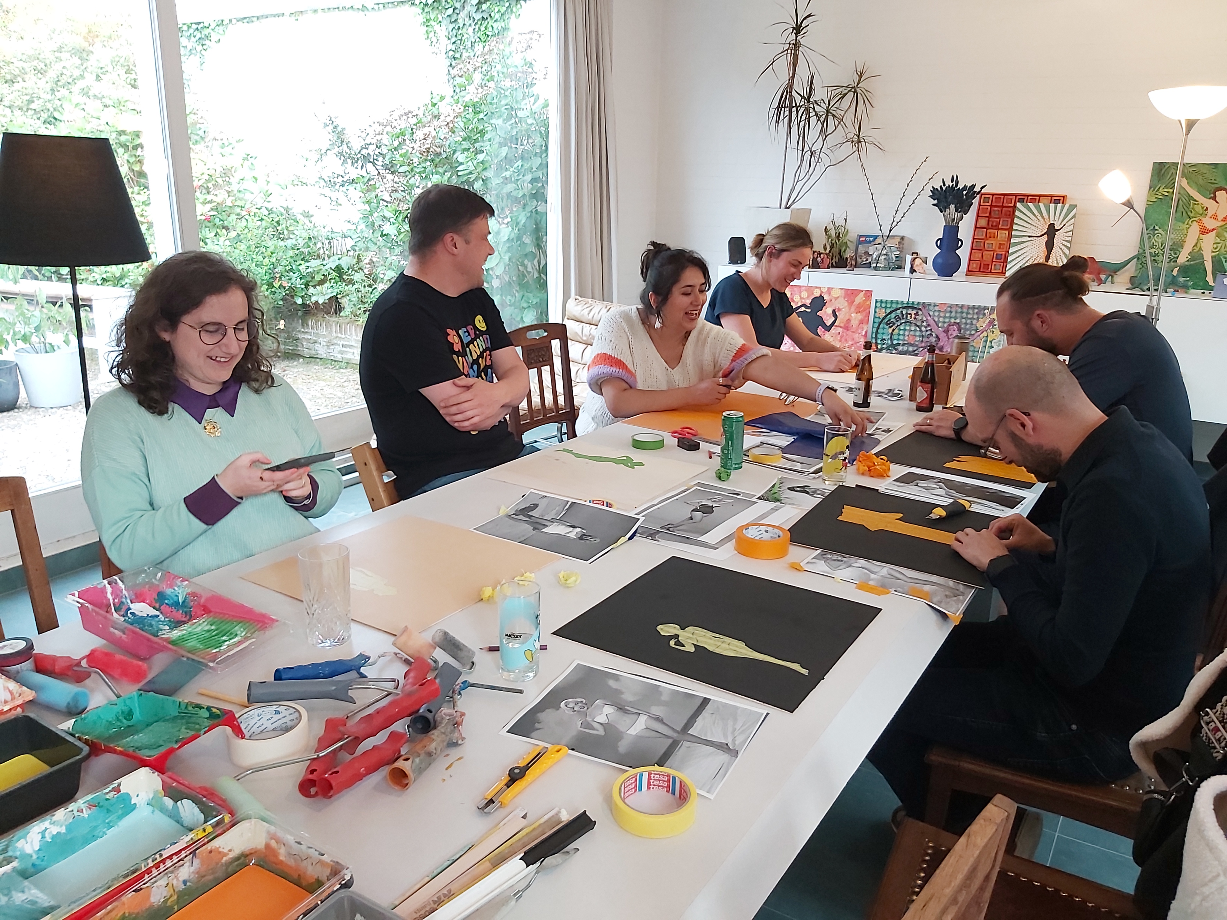Sfeerbeeld van de Sip & Paint-workshop